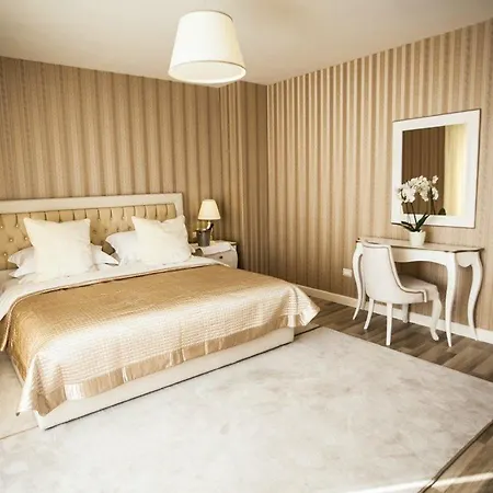 Palace & Szálloda Durrës