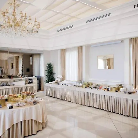 Szálloda Palace & 5*