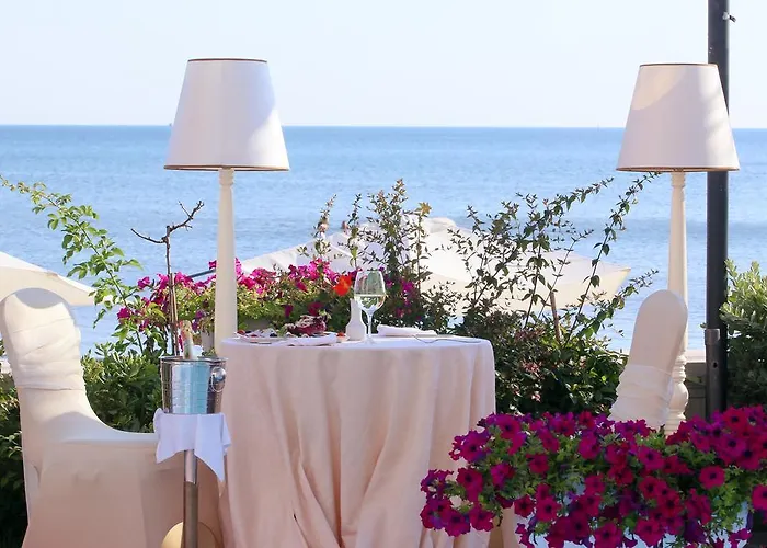 帕拉斯温泉酒店 5* Durrës