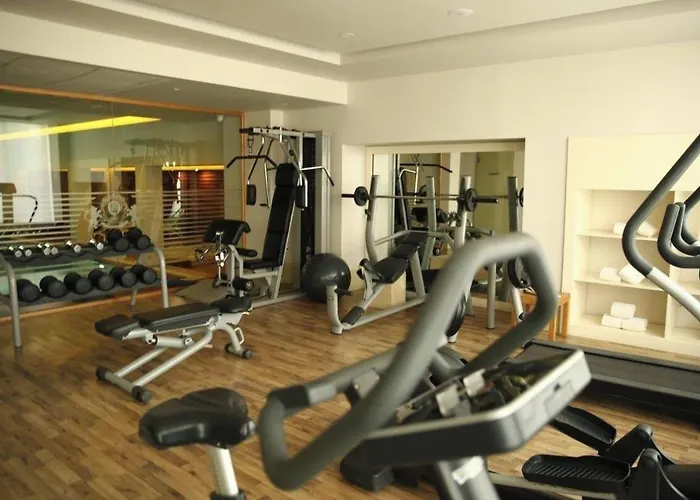 酒店 帕拉斯温泉酒店 Durrës