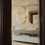 Hotell Palace & 5*