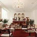 Hotell Palace & 5*