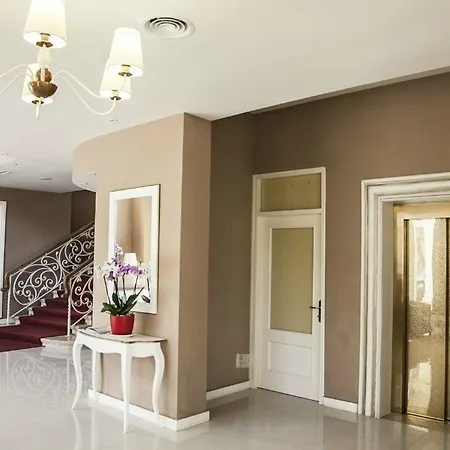 Palace & Отель Дуррес