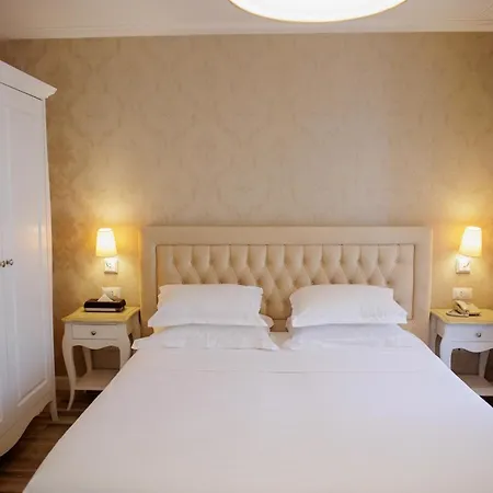 Palace & Hotel 5*