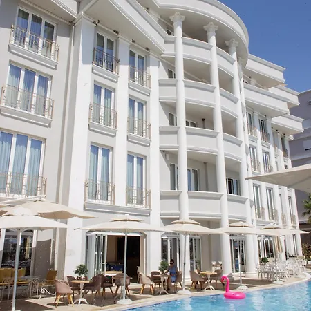 Palace & Hotel 5*