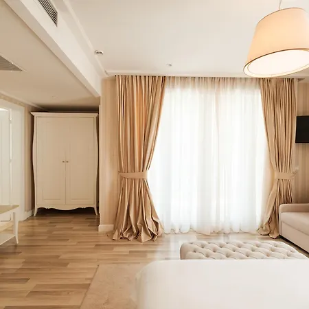 Hotel Palace & 5*